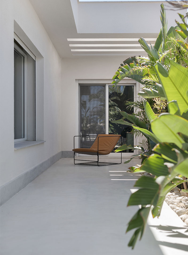 Stijlvoorbeeld microcement buitenruimte naadloze wand en vloer